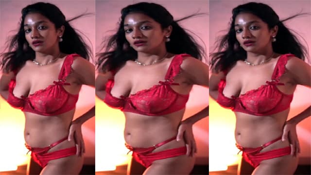 Tamil Hot Lavanya Manickam Actress Bikini Tease MMS